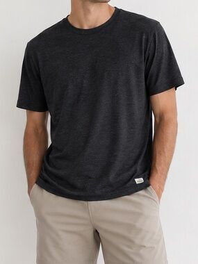 Vuori Strato Tech Tee Men's XL Charcoal Black Gray Performance Workout Shirt